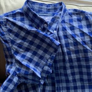 Short sleeve button up